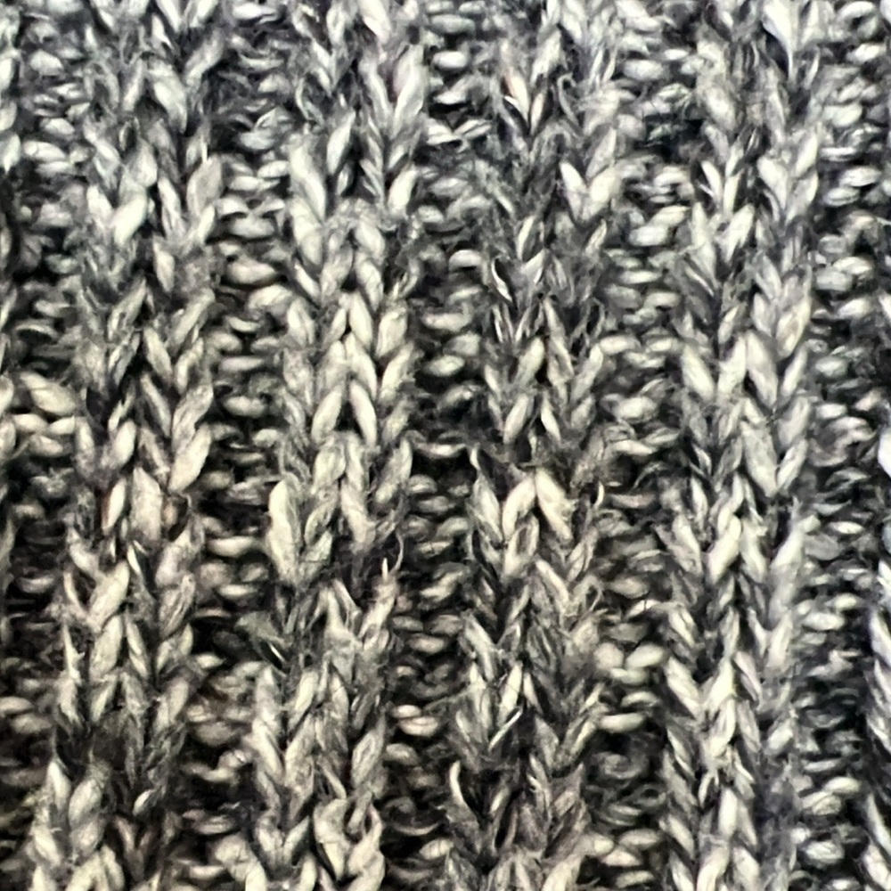 Abercrombie & Fitch Grey Knit Sweater - Picture 4 of 6